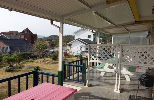 Gyeongju House | Relaxing Stay at Good Relation Villa with Lake Views