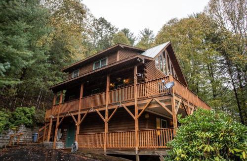 Boone House | Experience Comfort at Good River Acres - Spa & Breakfast Included