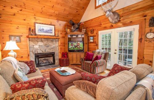 Boone House | Experience Comfort at Good River Acres - Spa & Breakfast Included