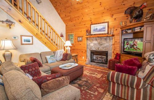 Boone House | Experience Comfort at Good River Acres - Spa & Breakfast Included