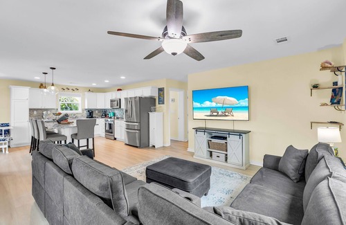 Ramrod Key House | Good Times & Tan Lines - 3 Bedroom Beautiful Pool Home with boating access