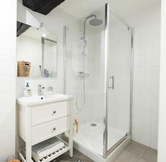 Senlis Apartment | Good Vibes and Child-Friendly Comfort in Senlis
