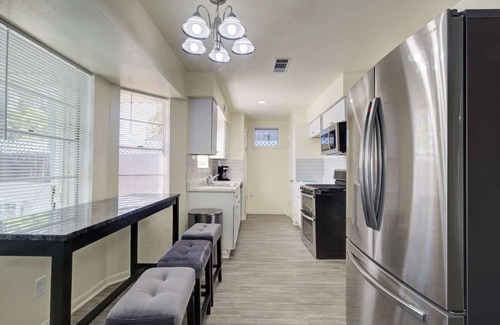 Spring Branch Central House | Relaxing 4 Bedroom Retreat with Pool in Prime Location