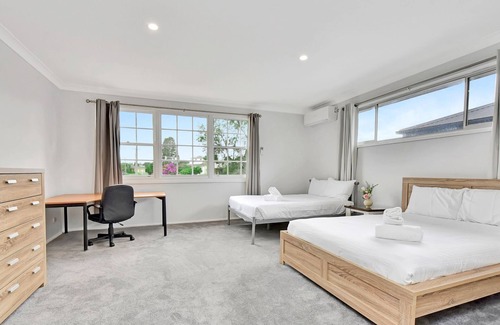 Booragul House | Relaxing Bayside Retreat with Private Pool & Family-Friendly Amenities