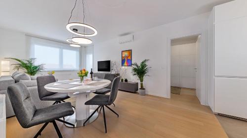 Novi Zagreb Apartment | Vibrant Escapes: 4-Star Hotel with Exceptional Guest Ratings