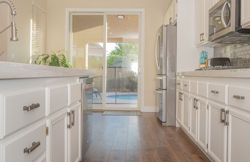 Henderson House | Good Vibes Retreat: Family-Friendly 5BR with Pool Oasis