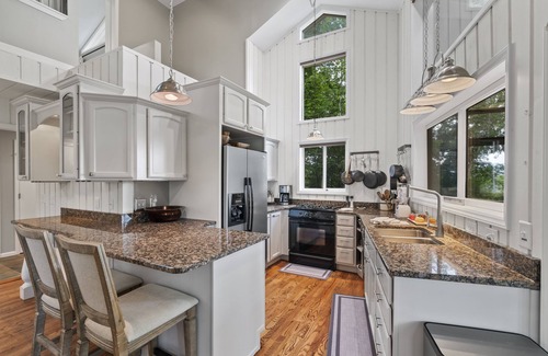 Cullowhee House | Good Vibes Only! Lake Glenville Views & Cozy Firepit