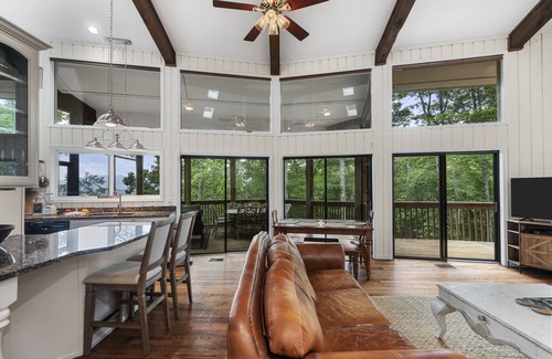 Cullowhee House | Good Vibes Only! Lake Glenville Views & Cozy Firepit