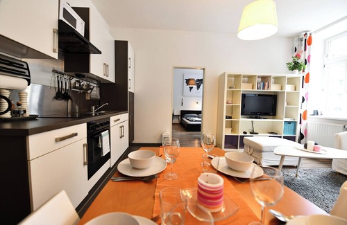 Ottakring Apartment | Discover Goodman’s Home 6: Spa, Breakfast & Family-Friendly