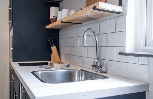 Barry Cabin | Guest Favorite: Goodstay Lodges with Kitchen & Breakfast