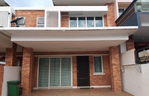 Kajang House | Pet-Friendly Getaway at Goodview Vacation Homestay, Kajang