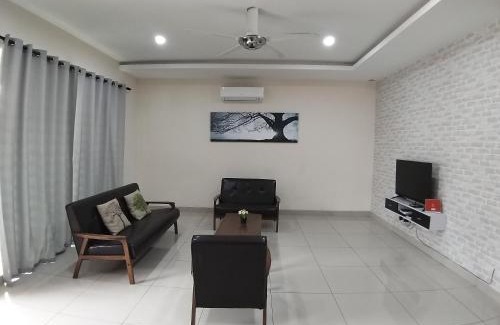 Kajang House | Pet-Friendly Getaway at Goodview Vacation Homestay, Kajang