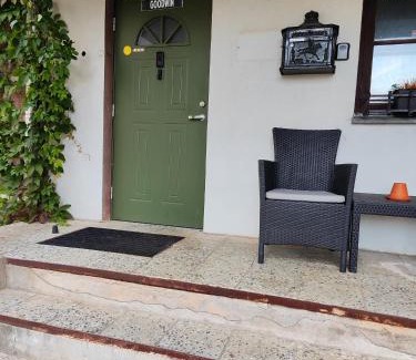 Haademeeste Bed & Breakfast | Cozy Goodwin Guest House: Pet-Friendly and Family Ready