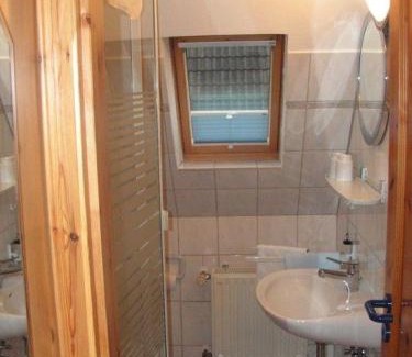 Tinnum Apartment | Googeswill Apartment 1: Family-Friendly with Kitchen Access