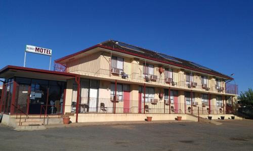 Goolgowi Hotel | Budget-Friendly Stay at Goolgowi Highway Motel for Families