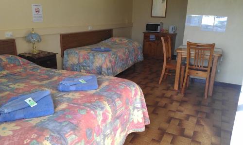 Goolgowi Hotel | Budget-Friendly Stay at Goolgowi Highway Motel for Families