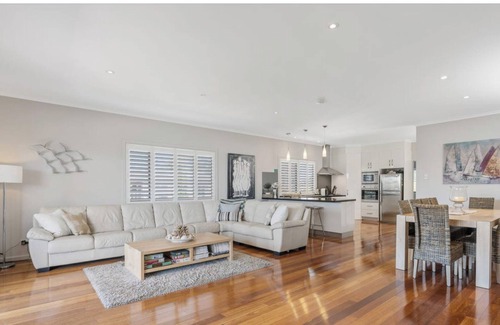 Goolwa South House | Goolwa Serenity: Modern Comfort with Spectacular Views