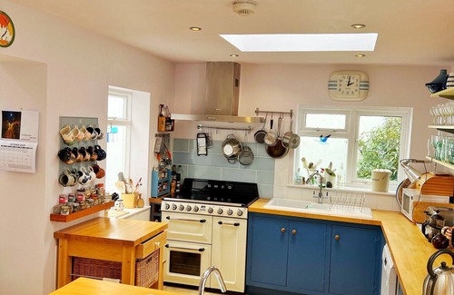 Appledore House | Goosander: Perfect 5-Bedroom Getaway with Great Amenities