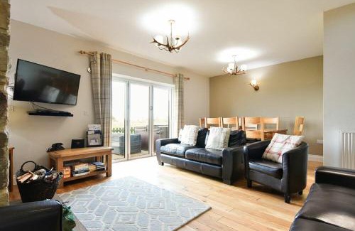 Bamburgh House | Goosander: Pet & Child Friendly 4-Star Retreat with High Ratings