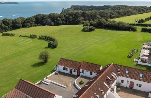 Lydstep House | Discover Goose Cottage - Pet-Friendly Retreat with Pool