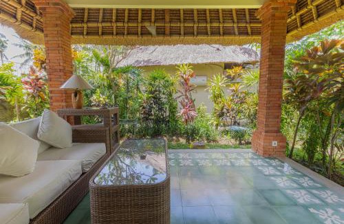 Mambal House | Idyllic Gopala Villa Ubud with Oceanfront Pool and Views
