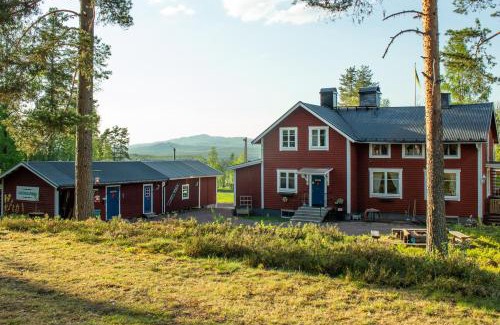 Mora Bed & Breakfast | Discover Gopshusgården: Family-Friendly Stay with Hot Tub