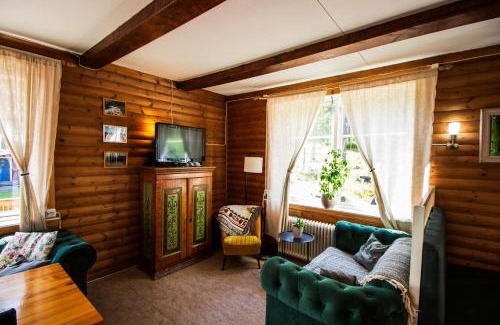 Mora Bed & Breakfast | Discover Gopshusgården: Family-Friendly Stay with Hot Tub