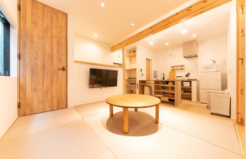 Gora Cottage | Discover Gora Base A: Family-Friendly Retreat with Dining