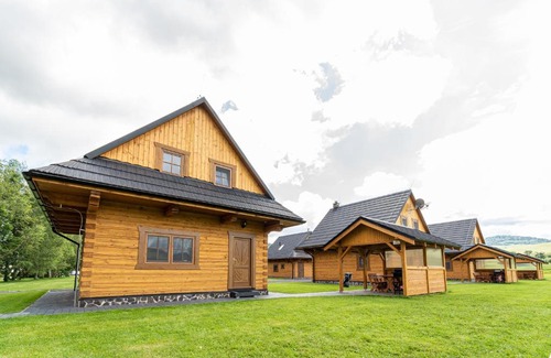 Cerveny Klastor House | Relax at Goralské drevenice Pieniny with Oceanfront Views