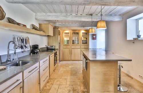 Gordes House | Tranquil Escape in Gordes with Panoramic Views & Pool