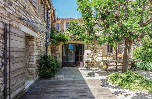 Gordes House | Tranquil Escape in Gordes with Panoramic Views & Pool
