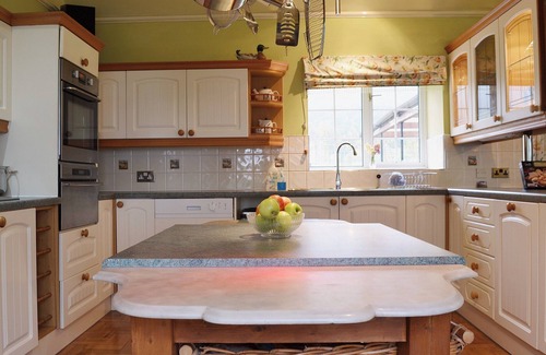 Pittenweem Cottage | Peaceful Retreat for Families and Friends with Ocean Views