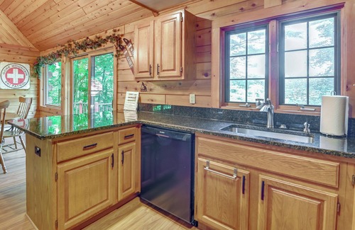 North Creek Cottage | Charming Gore Mountain Cabin with Game Room & Fire Pit