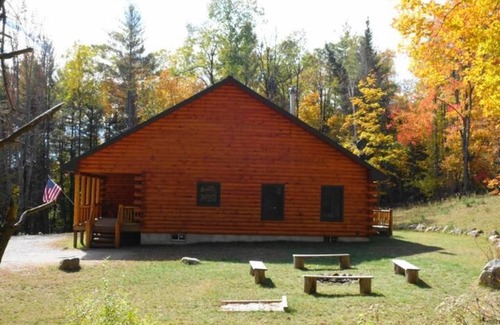North Creek Cabin | Gore Mountain Log Cabin Getaway with Pool and Hot Tub