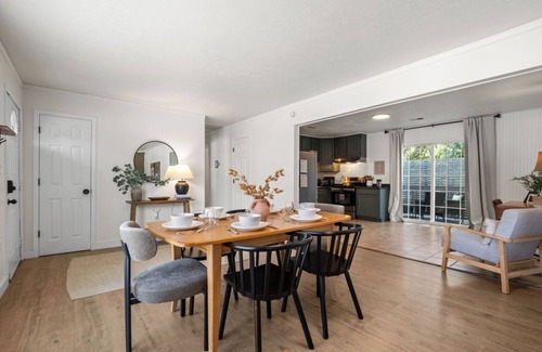 Summerlee House | Stylish NRG Retreat with Lake View & Firepit | 10/10 Rating