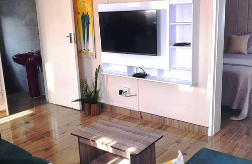 Harare Apartment | Gorgeous 1-Bed apartment in Harare