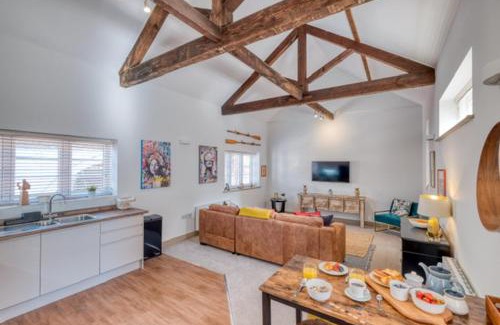 Pontrilas Apartment | Stylish 1-Bed City Apartment with Parking and Family Amenities