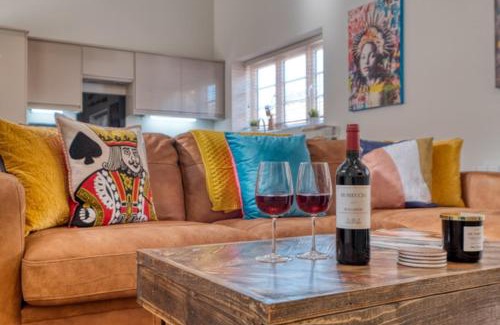Pontrilas Apartment | Stylish 1-Bed City Apartment with Parking and Family Amenities