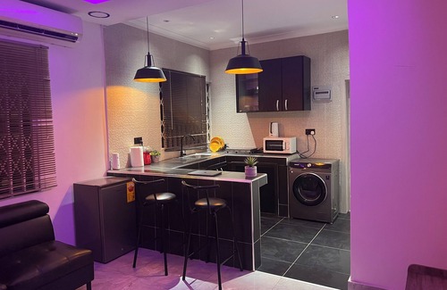 Teshie House | Gorgeous 1-bedroom apartment near Airport Hills with AC, WiFi