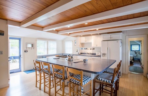 Nantucket Town House | Historic District Getaway: Walk to Downtown & Enjoy Ocean Views