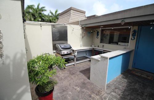 Red Hook Apartment | Gorgeous 2 Bdrm Pineapple Village Condo steps from the beach!