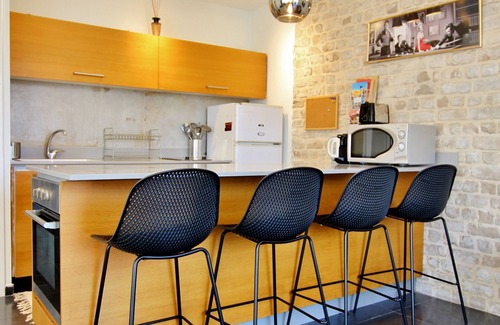 Old North Apartment | Stunning 2 Bedrooms with Sea View & Sun Balcony Awaits