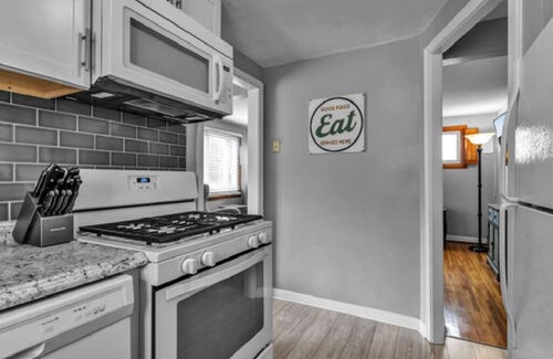 North Buffalo Apartment | Inviting North Buffalo Apartment with Free Driveway Parking