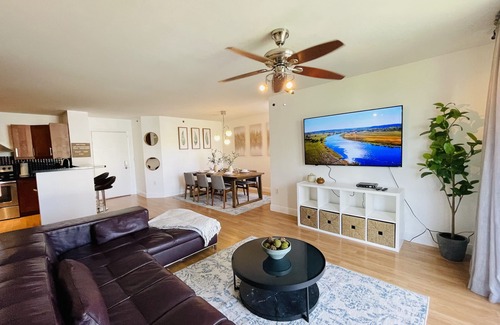 Aventura Apartment | Prime 2B/2B Retreat in Aventura with Pool & Spa