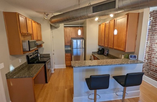 South Main Historic District Condo | Prime 2BR Downtown Condo with Pet-Friendly Amenities