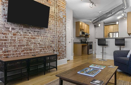 South Main Historic District Condo | Prime 2BR Downtown Condo with Pet-Friendly Amenities