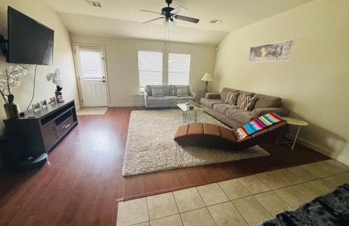 Buda House | Gorgeous 2story Home