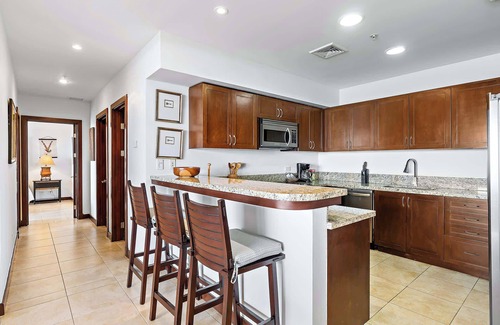 Coco Apartment | Gorgeous 3-BD Ocean-View Condo with lots of Amenities by SPCR