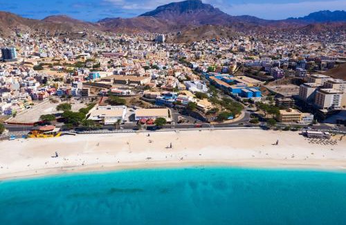 Mindelo Apartment | Gorgeous 3-bdr apt - 1-min laginha beach - LCGR