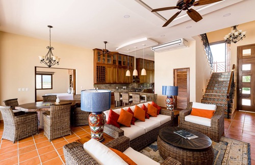 San Pedro Mixtepec Villa | Beachfront Villa with Swim Up Bar and Ocean Views